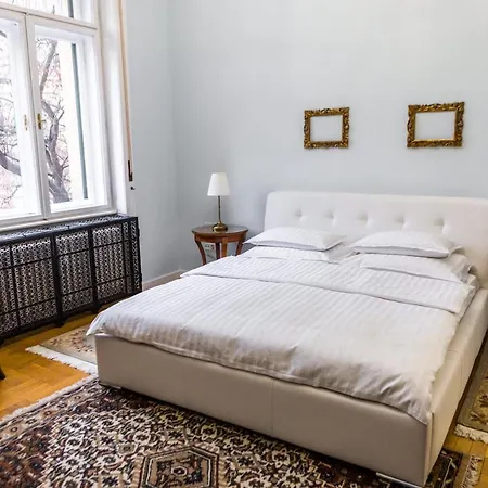 Luxury Downtown 3 Bedroom By Synagoge With Beautiful View Lejlighed
