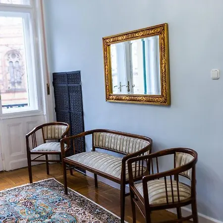 Luxury Downtown 3 Bedroom By Synagoge With Beautiful View Lejlighed Budapest