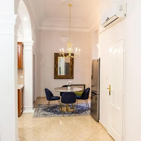 Luxury Downtown 3 Bedroom By Synagoge With Beautiful View Lejlighed Budapest