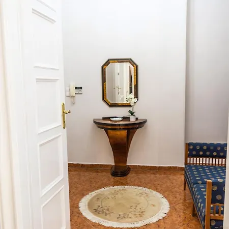 Luxury Downtown 3 Bedroom By Synagoge With Beautiful View