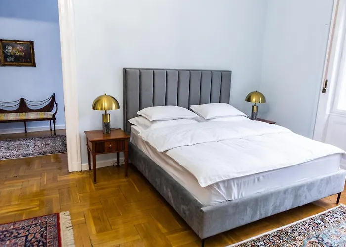 Luxury Downtown 3 Bedroom By Synagoge With Beautiful View Apartmán *