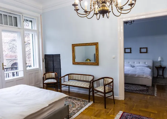 Luxury Downtown 3 Bedroom By Synagoge With Beautiful View * Budapešť