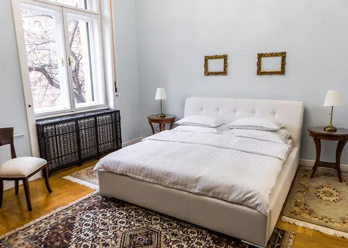 Luxury Downtown 3 Bedroom By Synagoge With Beautiful View Apartmán