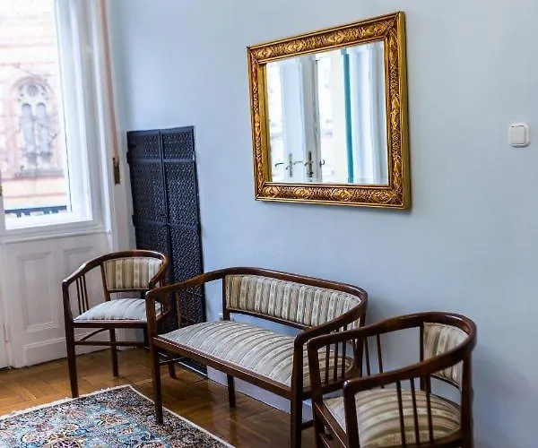 Luxury Downtown 3 Bedroom By Synagoge With Beautiful View Apartmán Budapešť