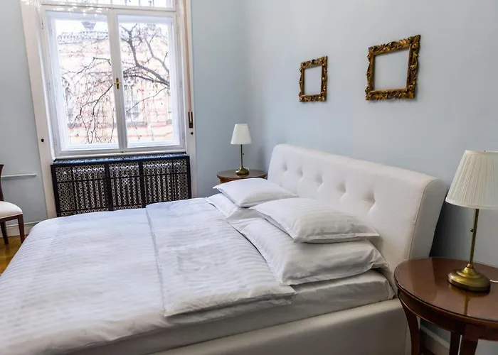 Luxury Downtown 3 Bedroom By Synagoge With Beautiful View Apartmán