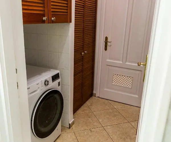 Luxury Downtown 3 Bedroom By Synagoge With Beautiful View