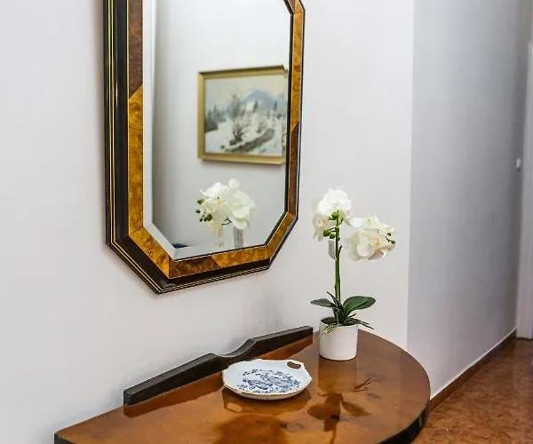 Luxury Downtown 3 Bedroom By Synagoge With Beautiful View