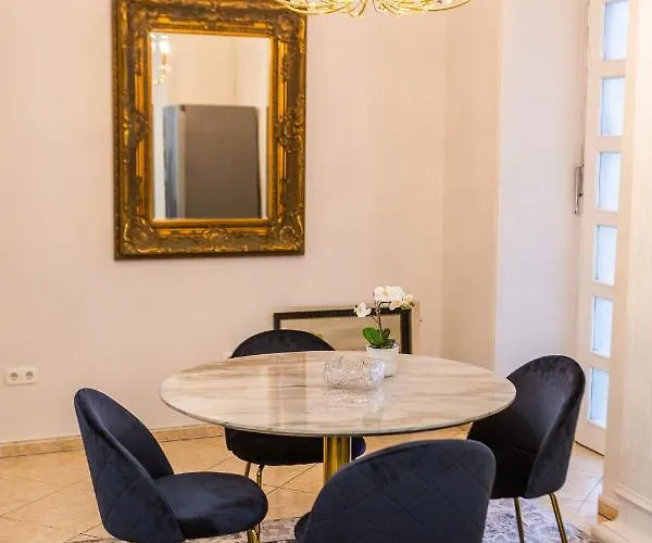 Apartmán Luxury Downtown 3 Bedroom By Synagoge With Beautiful View