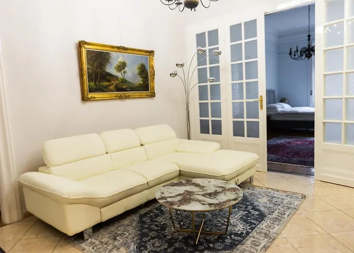 Luxury Downtown 3 Bedroom By Synagoge With Beautiful View Apartmán *