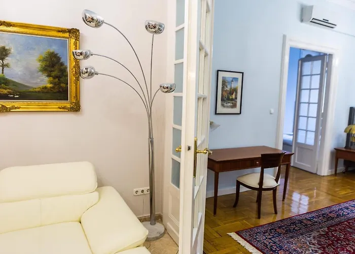Luxury Downtown 3 Bedroom By Synagoge With Beautiful View *