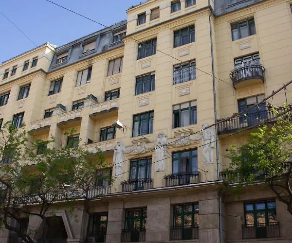 Apartmán Luxury Downtown 3 Bedroom By Synagoge With Beautiful View Budapešť