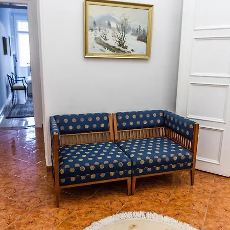 Luxury Downtown 3 Bedroom By Synagoge With Beautiful View 布达佩斯